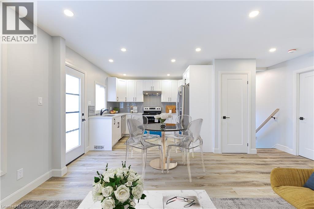 242 East 28th Street, Hamilton, Ontario  L8V 3J1 - Photo 7 - 40787034