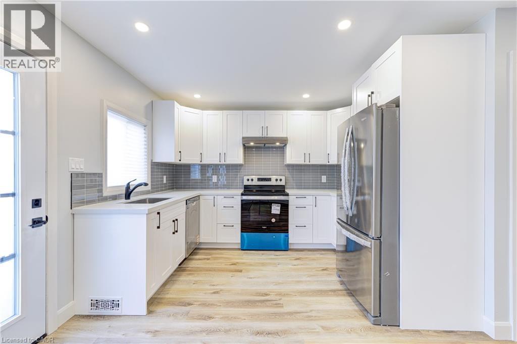 242 East 28th Street, Hamilton, Ontario  L8V 3J1 - Photo 8 - 40787034