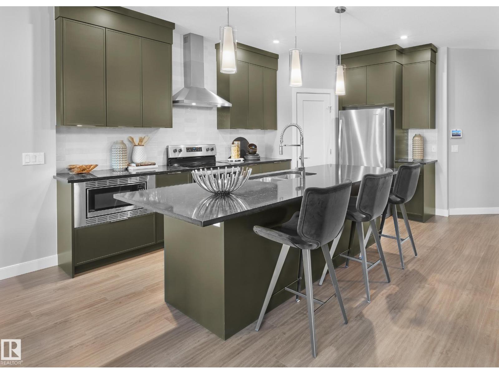 3725 Erlanger Dr Nw, Edmonton, Alberta  T6M 3G6 - Photo 2 - E4466922