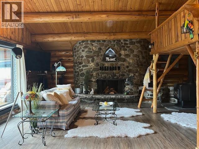 6006 VALLEYVIEW DRIVE, 100 Mile House, British Columbia