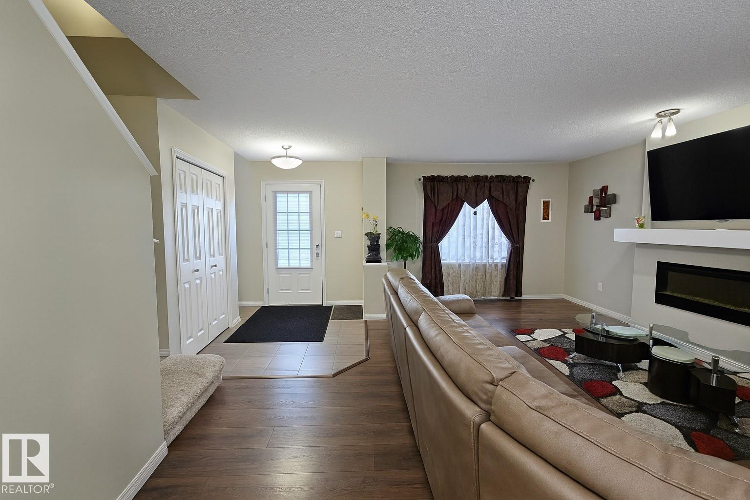 754 Eagleson Cr Nw, Edmonton, Alberta  T6M 0V2 - Photo 13 - E4466814