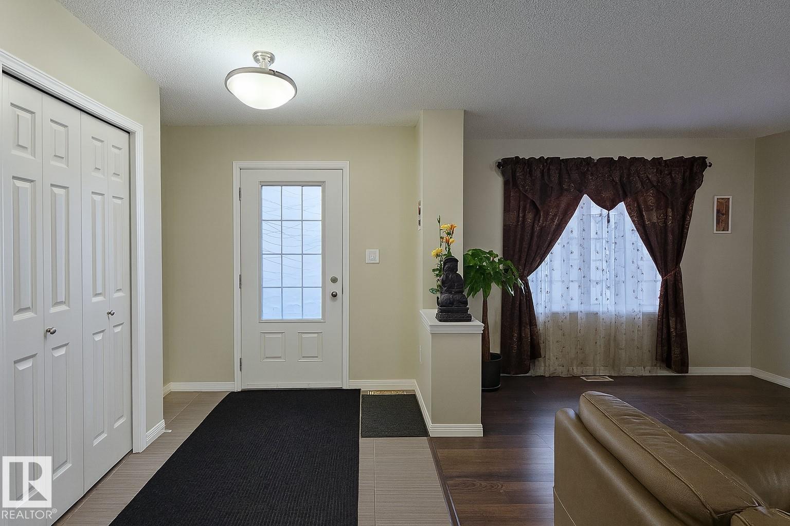 754 Eagleson Cr Nw, Edmonton, Alberta  T6M 0V2 - Photo 8 - E4466814