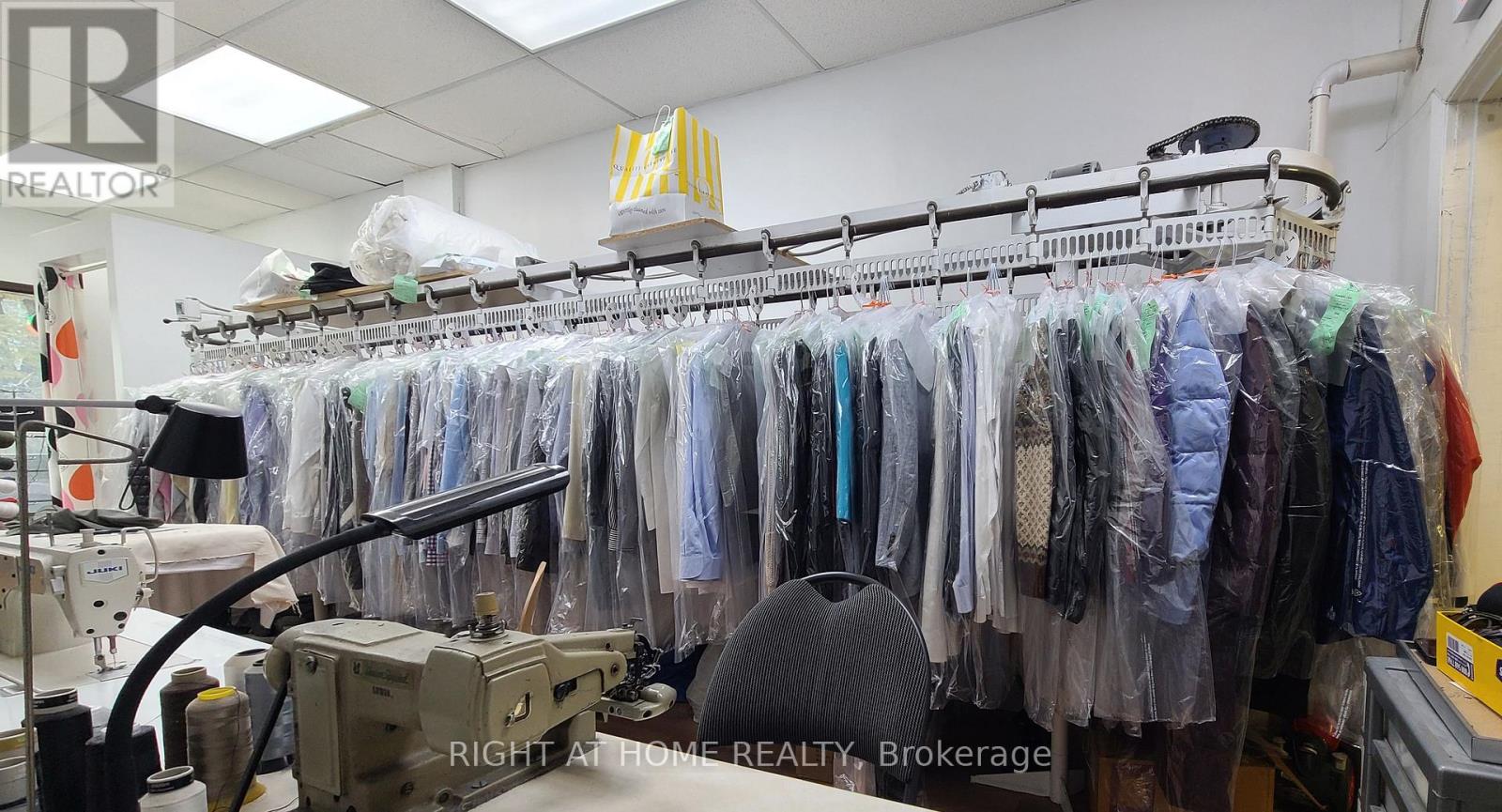 2207 Gerrard Street E, Toronto, Ontario M4E 2C8 - Photo 13 - E12583978