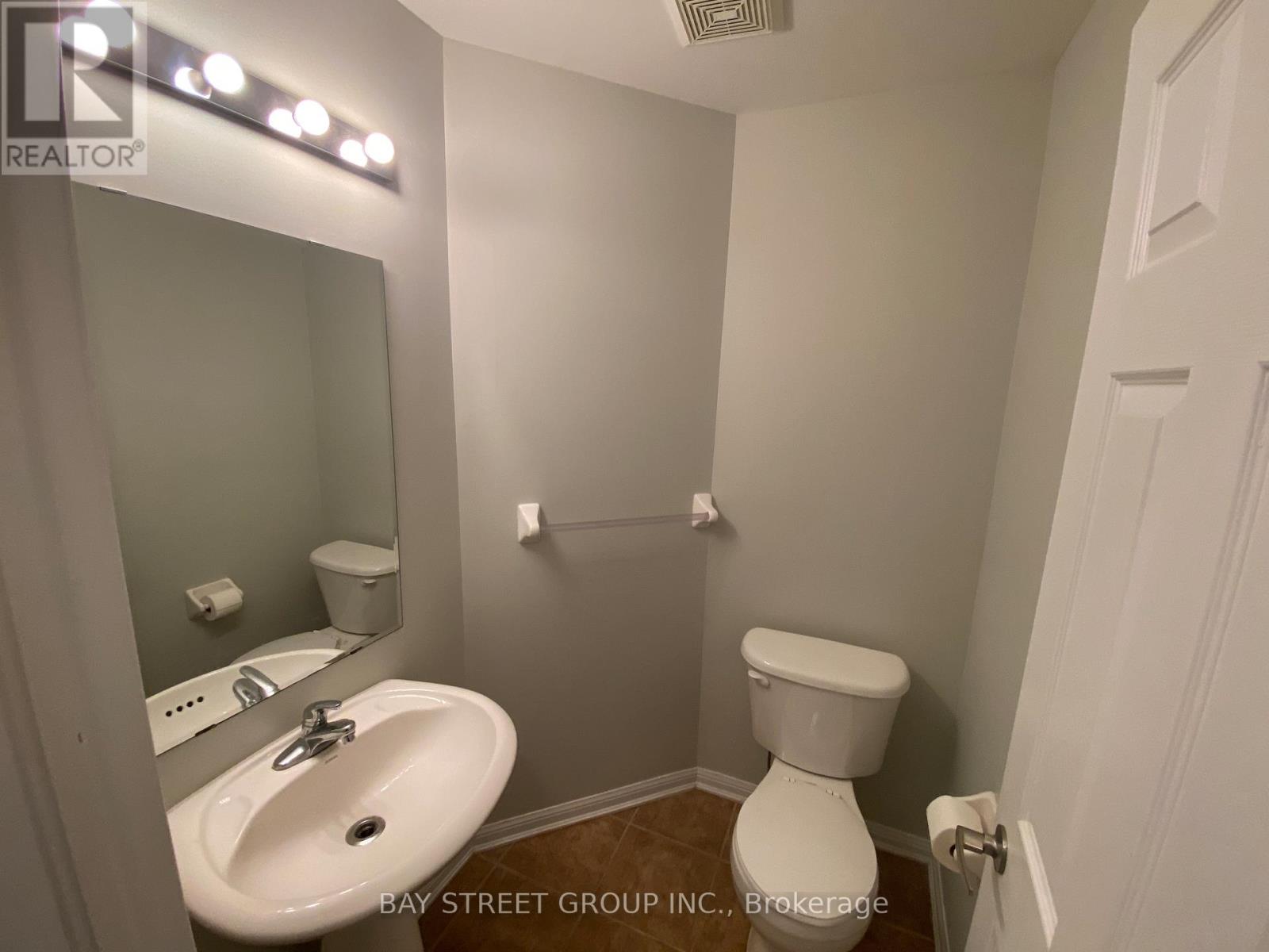 253 Weldon Road, Whitchurch-Stouffville, Ontario  L4A 0A4 - Photo 4 - N12562830