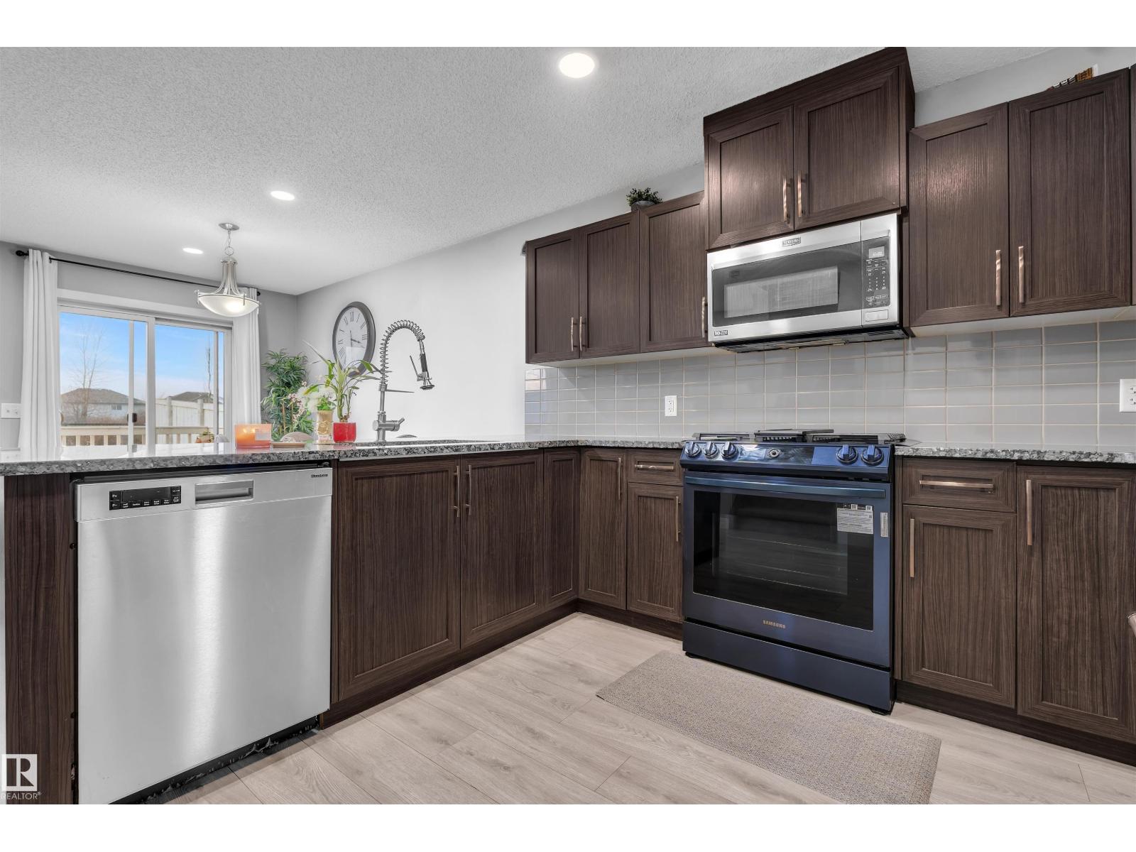 1748 27 St Nw, Edmonton, Alberta  T6T 2G5 - Photo 10 - E4466924