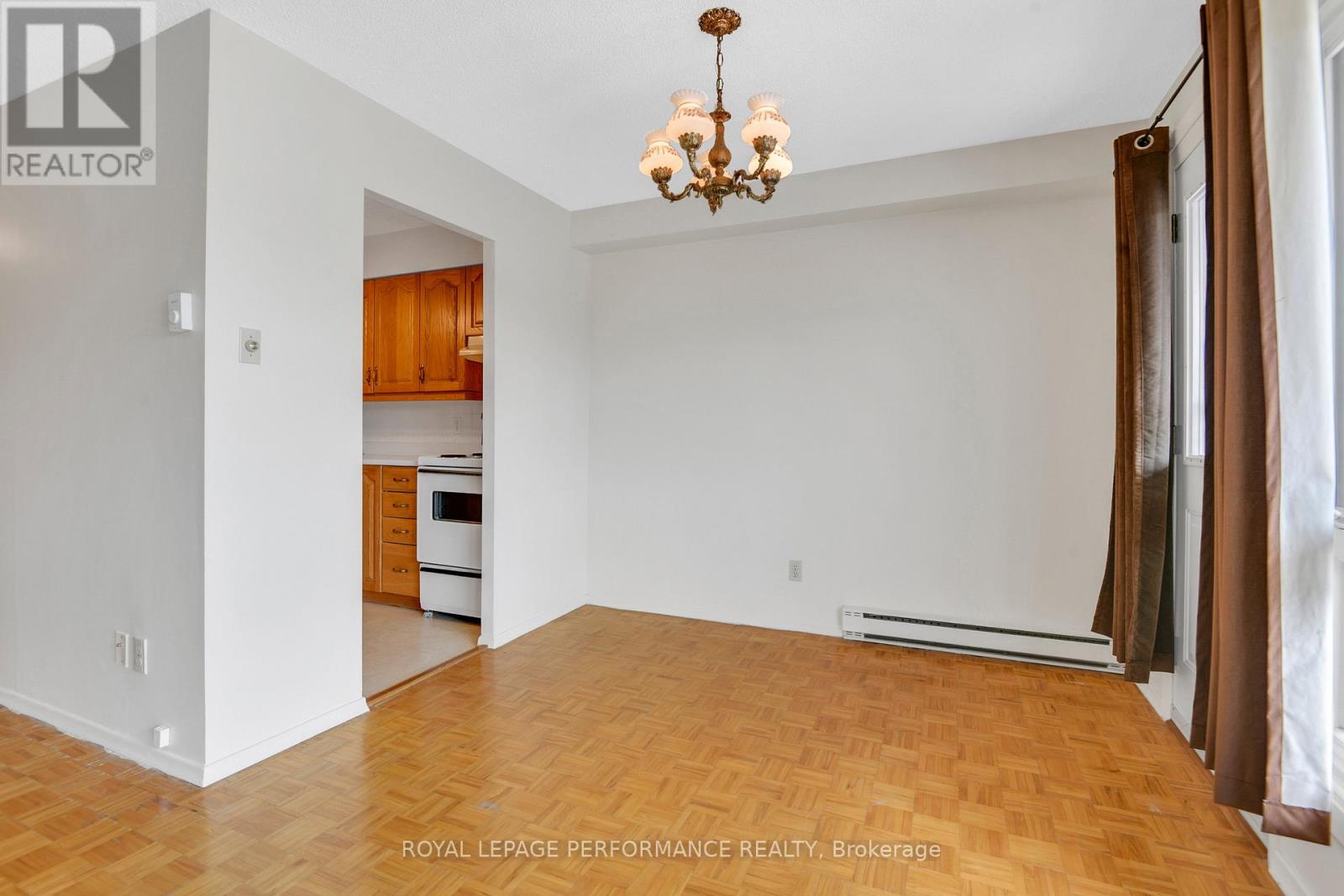 202 - 158 B Mcarthur Avenue, Ottawa, Ontario  K1L 8C9 - Photo 10 - X12584000