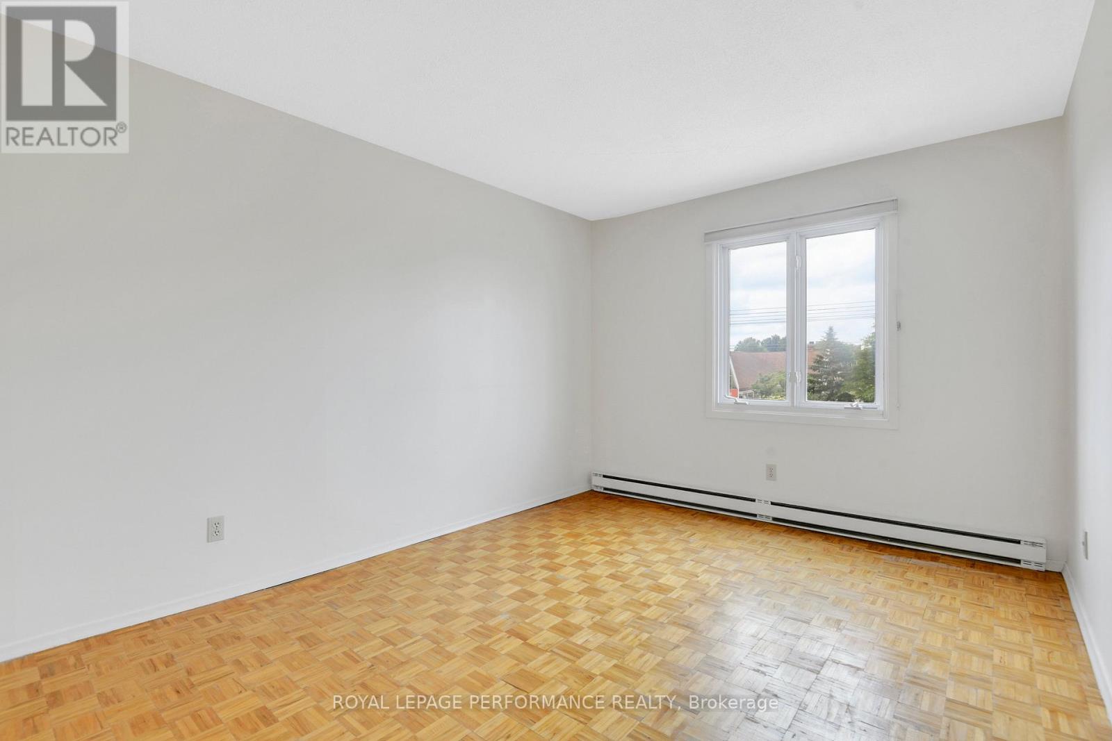 202 - 158 B Mcarthur Avenue, Ottawa, Ontario  K1L 8C9 - Photo 17 - X12584000