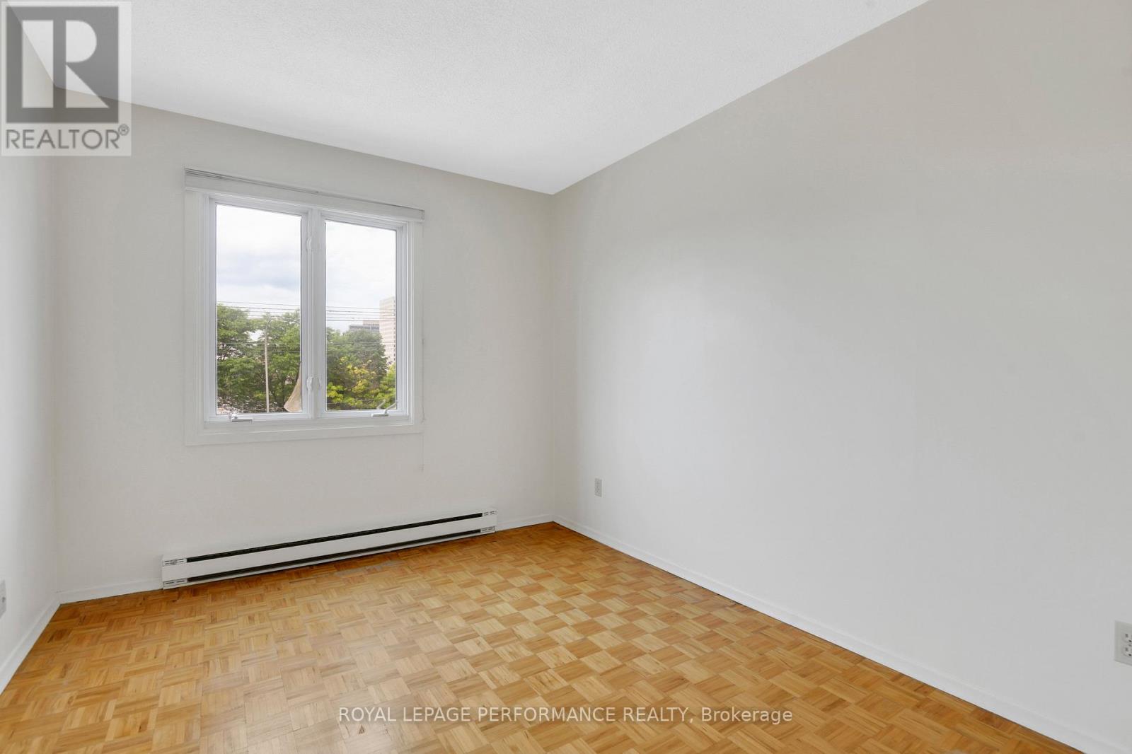 202 - 158 B Mcarthur Avenue, Ottawa, Ontario  K1L 8C9 - Photo 20 - X12584000