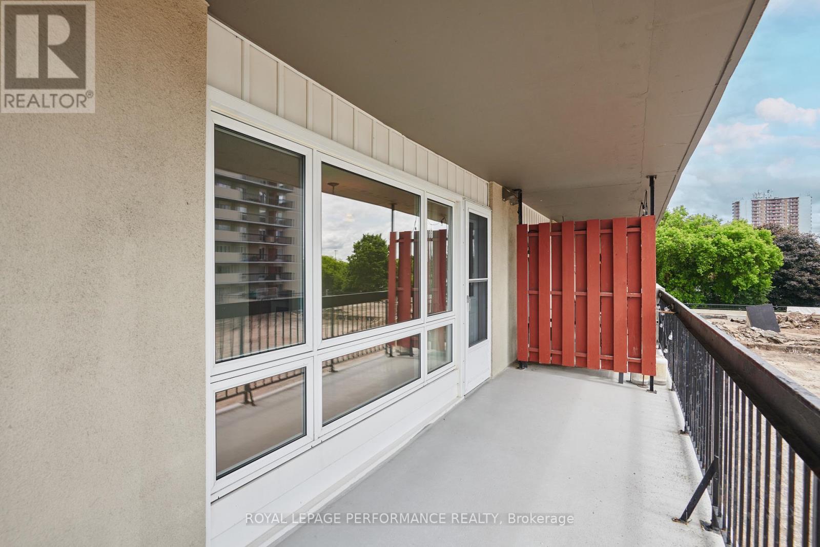 202 - 158 B Mcarthur Avenue, Ottawa, Ontario  K1L 8C9 - Photo 25 - X12584000