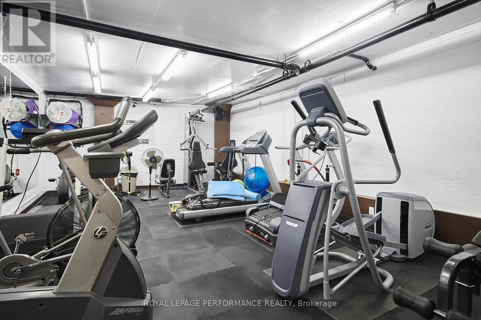 202 - 158 B Mcarthur Avenue, Ottawa, Ontario  K1L 8C9 - Photo 33 - X12584000