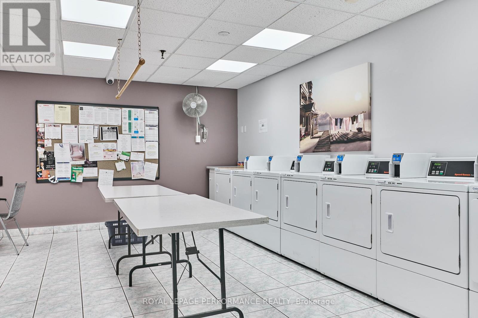 202 - 158 B Mcarthur Avenue, Ottawa, Ontario  K1L 8C9 - Photo 38 - X12584000