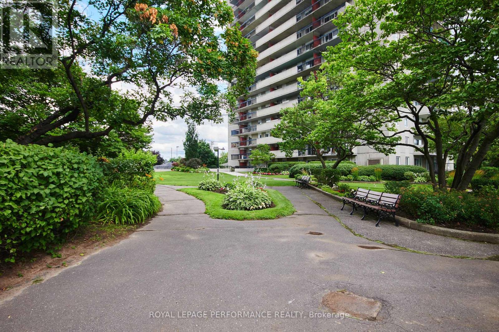 202 - 158 B Mcarthur Avenue, Ottawa, Ontario  K1L 8C9 - Photo 40 - X12584000