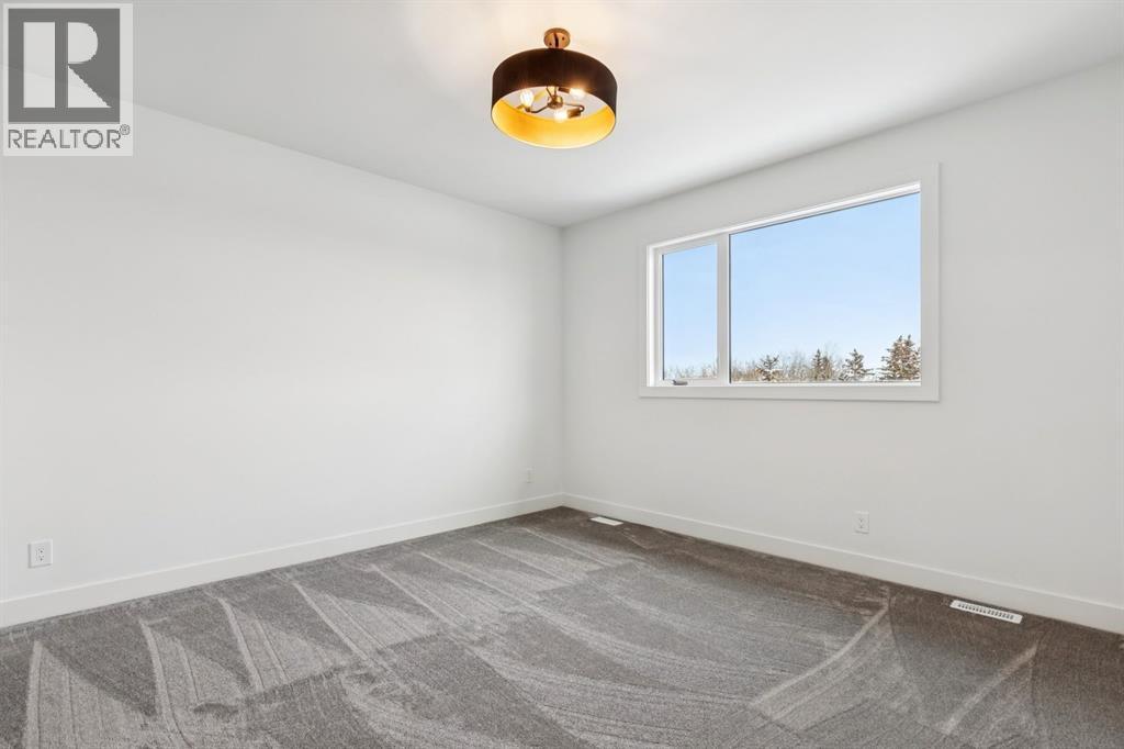 43 Elveden Park Sw, Calgary, Alberta  T3H 2A9 - Photo 32 - A2272908