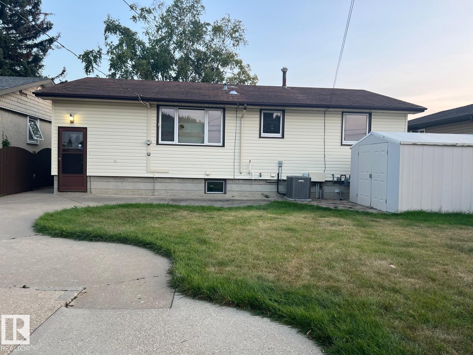 7112 99 Avenue Nw, Edmonton, Alberta  T6A 0E1 - Photo 2 - E4465208