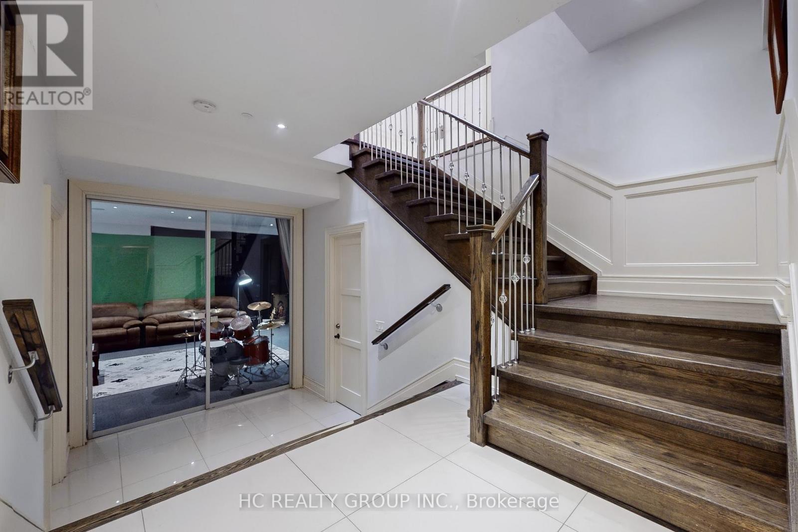 256 Park Home Avenue, Toronto, Ontario  M2R 1A3 - Photo 31 - C12581898