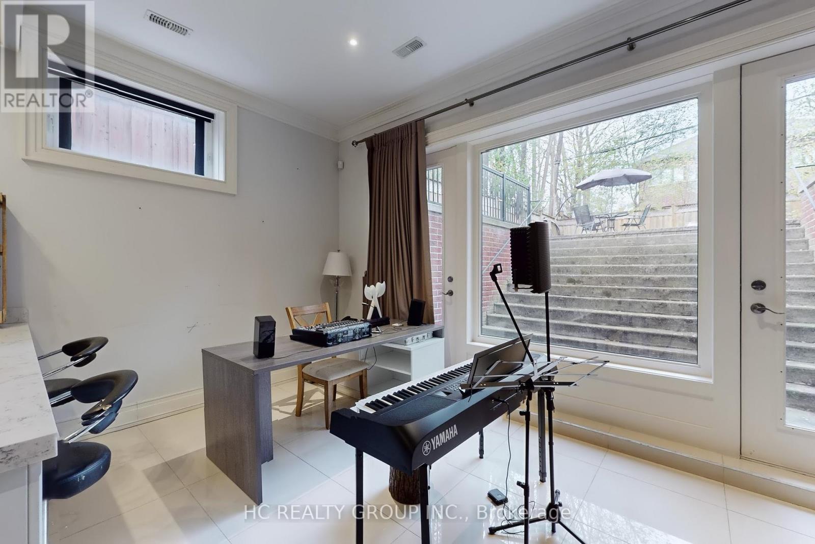 256 Park Home Avenue, Toronto, Ontario  M2R 1A3 - Photo 36 - C12581898