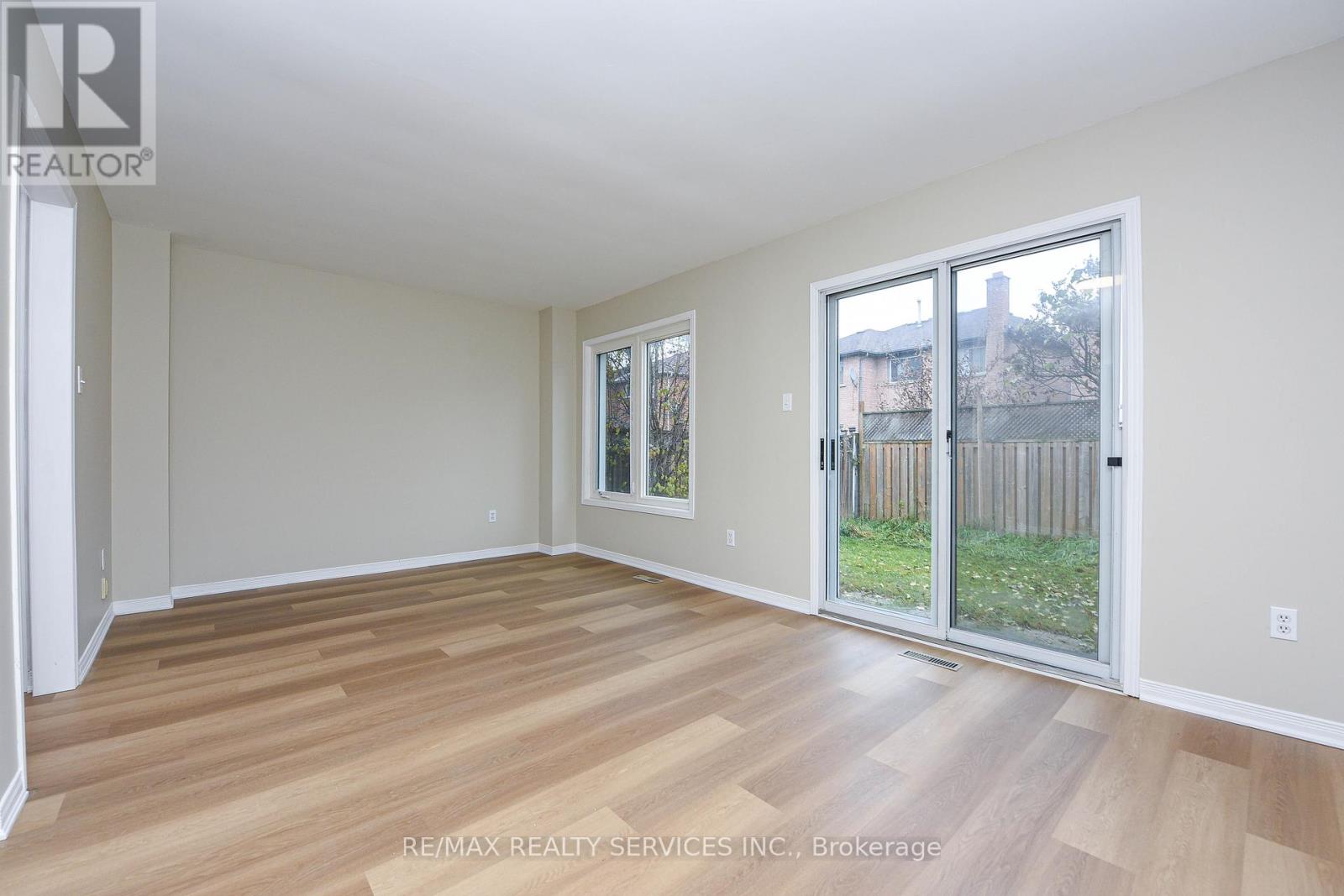 15 Shady Pine Circle, Brampton, Ontario  L6R 1N6 - Photo 17 - W12583990