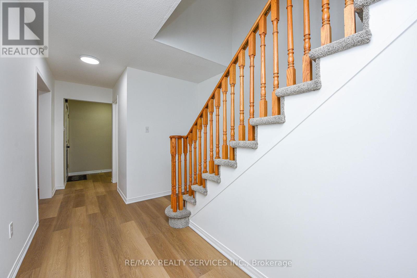 15 Shady Pine Circle, Brampton, Ontario  L6R 1N6 - Photo 20 - W12583990