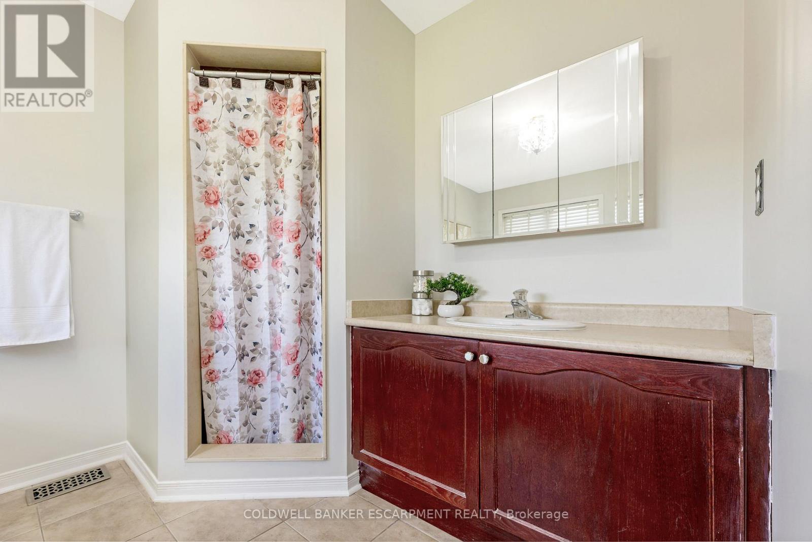 602 Yates Drive, Milton, Ontario  L9T 7R1 - Photo 13 - W12584014