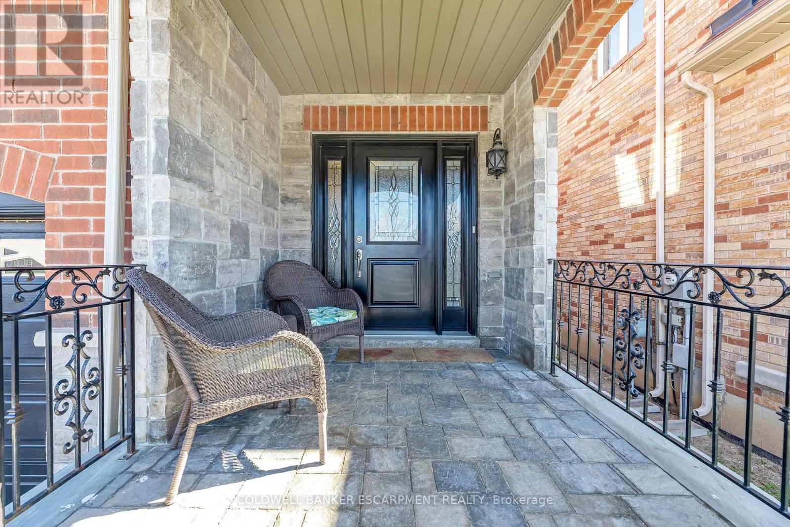 602 Yates Drive, Milton, Ontario  L9T 7R1 - Photo 2 - W12584014