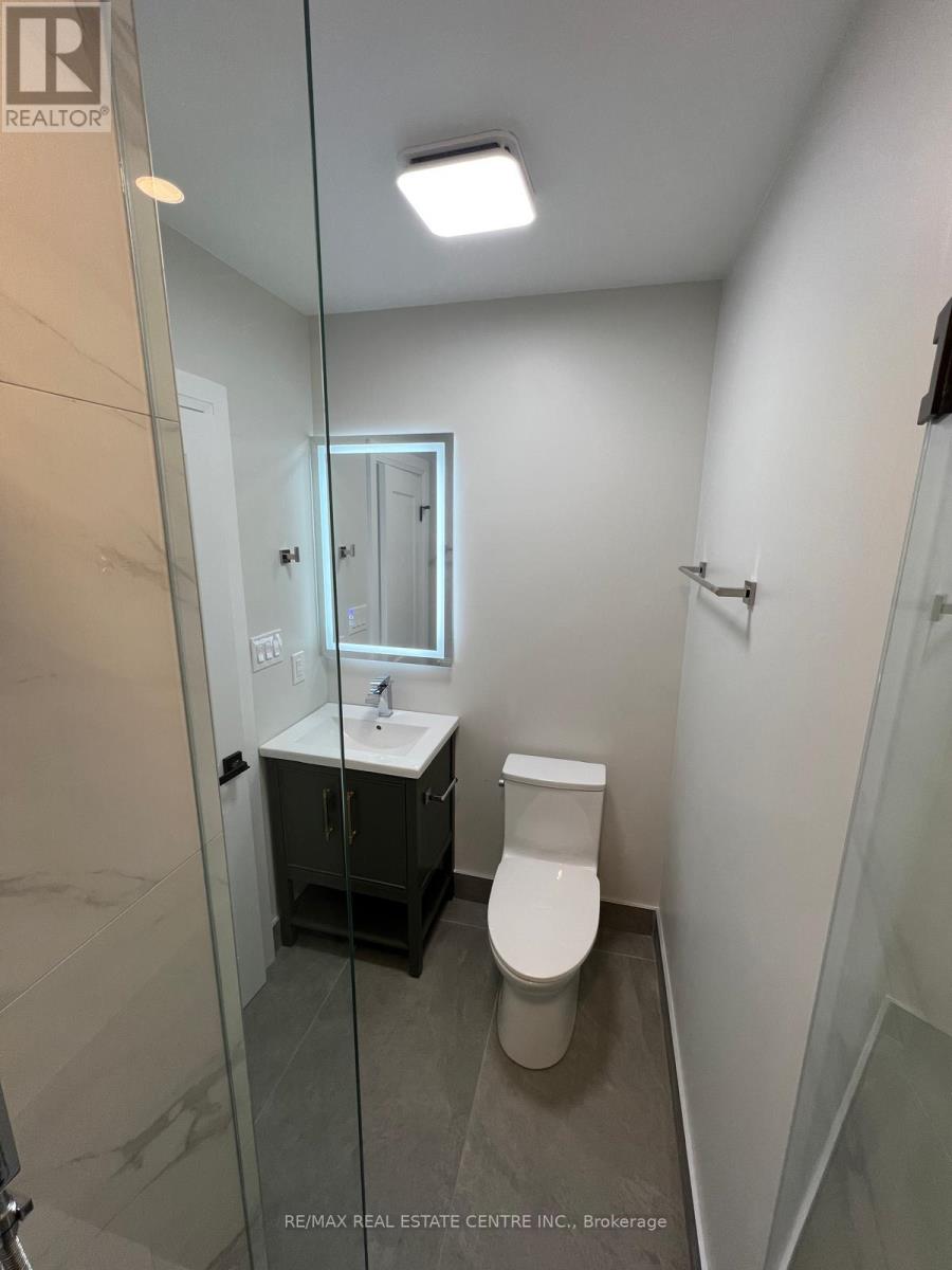 255 Gamma Street, Toronto, Ontario M8W 4G9 - Photo 10 - W12584022