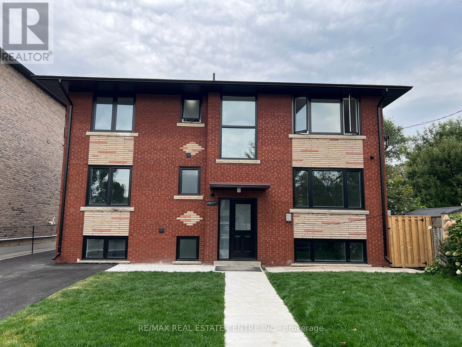 255 Gamma Street, Toronto, Ontario M8W 4G9 - Photo 2 - W12584022