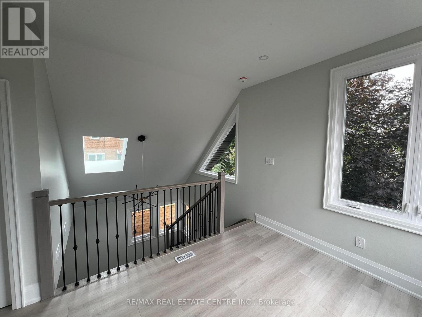 255 Gamma Street, Toronto, Ontario M8W 4G9 - Photo 21 - W12584022