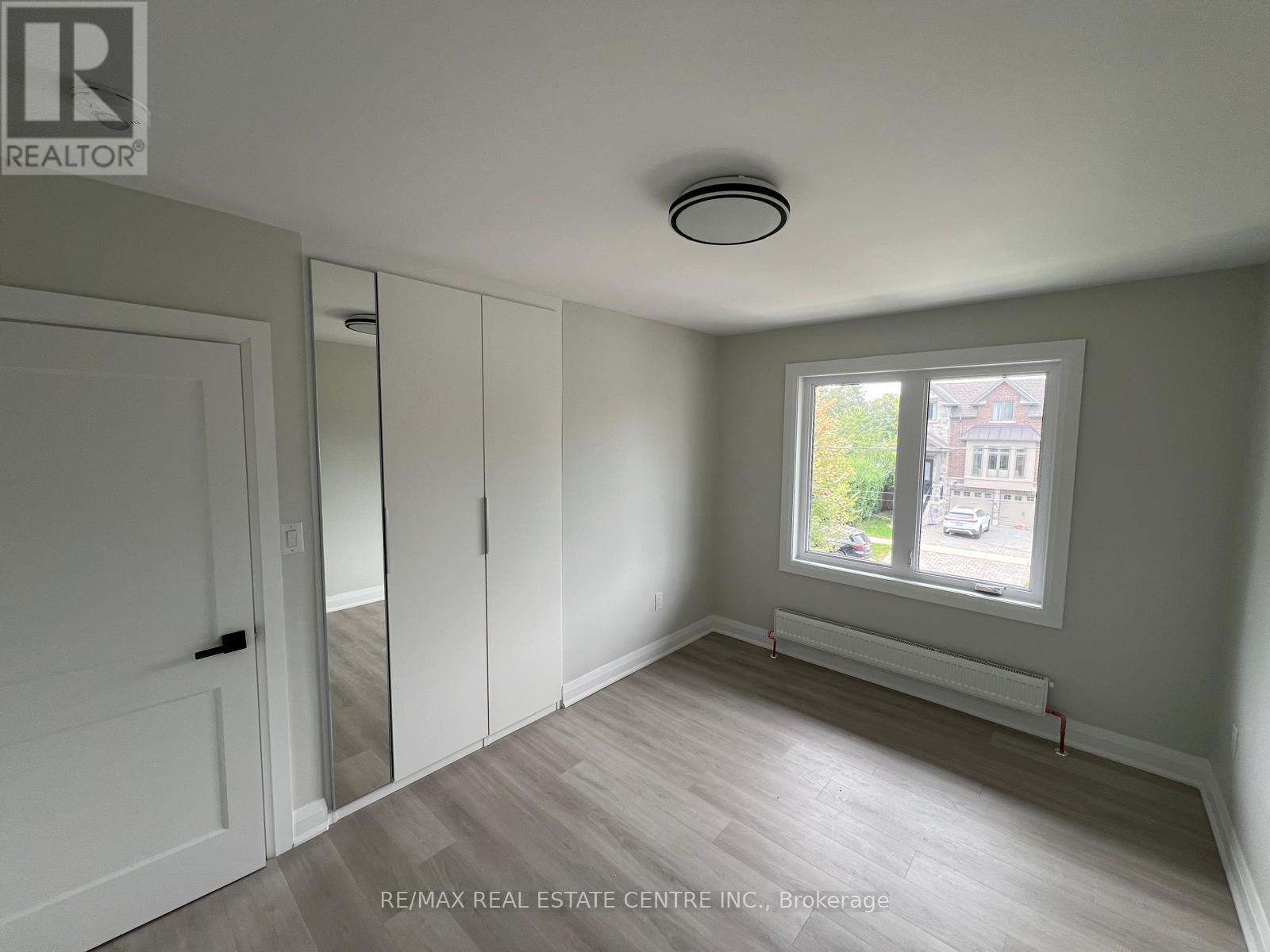 255 Gamma Street, Toronto, Ontario M8W 4G9 - Photo 9 - W12584022