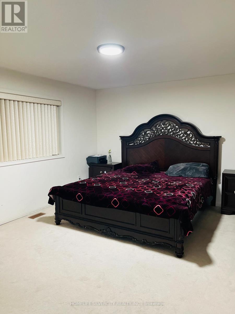 45 Keats Terrace, Brampton, Ontario  L7A 3N1 - Photo 5 - W12584024