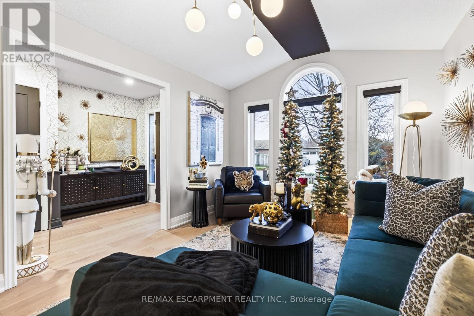 7 Waterside Drive, Hamilton, Ontario  L8E 5T9 - Photo 4 - X12584008