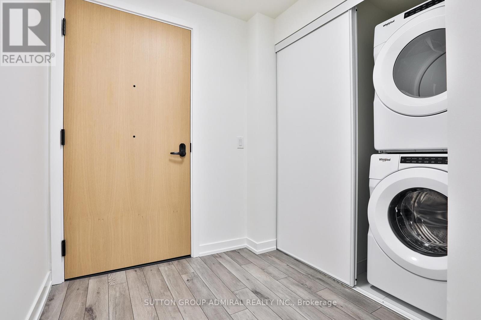 208 - 89 Church Street, Toronto, Ontario  M5C 2G3 - Photo 3 - C12583846