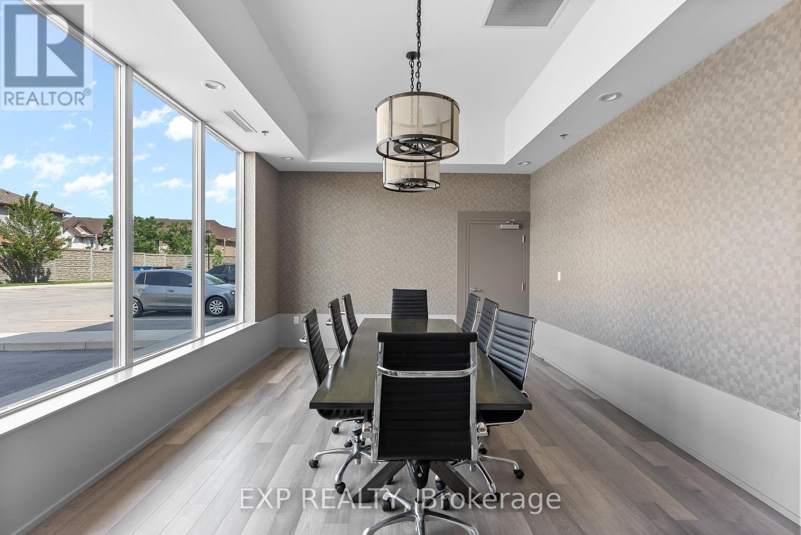 219 - 550 North Service Road, Grimsby, Ontario L3M 0H9 - Photo 38 - X12584034