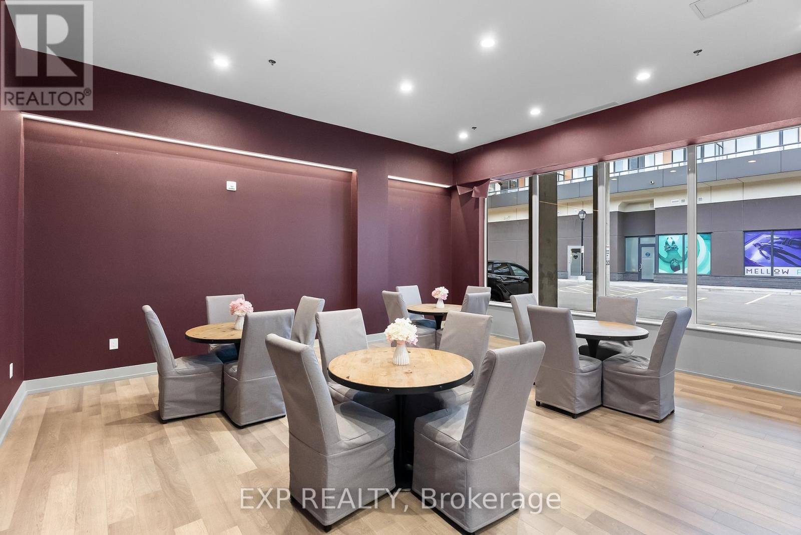 219 - 550 North Service Road, Grimsby, Ontario L3M 4E8 - Photo 32 - X12584036