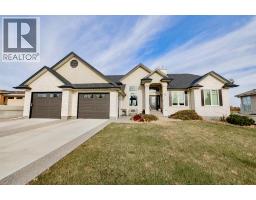 15 Chinook Heights S Park Royal/Chinook Heights