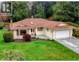 8618 Kingcome Cres Dean Park