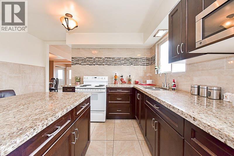 1335 1337 Kamloops Street, New Westminster, British Columbia  V6E 4A4 - Photo 11 - R3070392