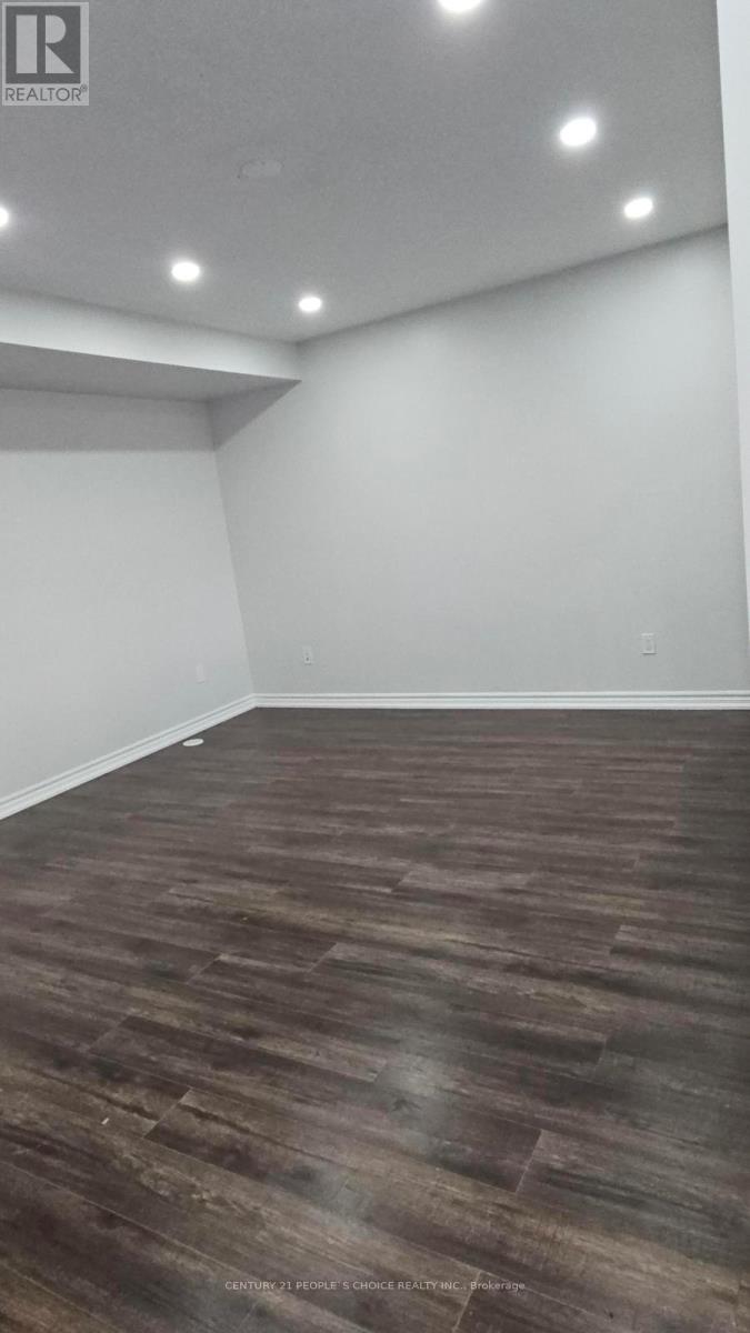 111 Glenvista Drive, Kitchener, Ontario  N2R 0E3 - Photo 11 - X12584044