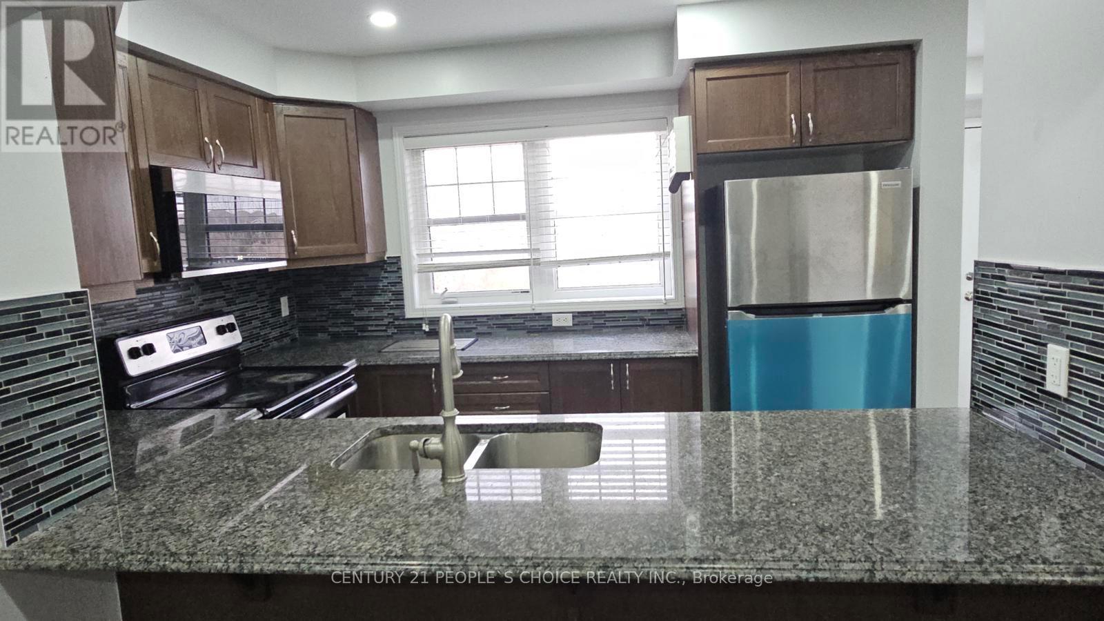 111 Glenvista Drive, Kitchener, Ontario  N2R 0E3 - Photo 14 - X12584044