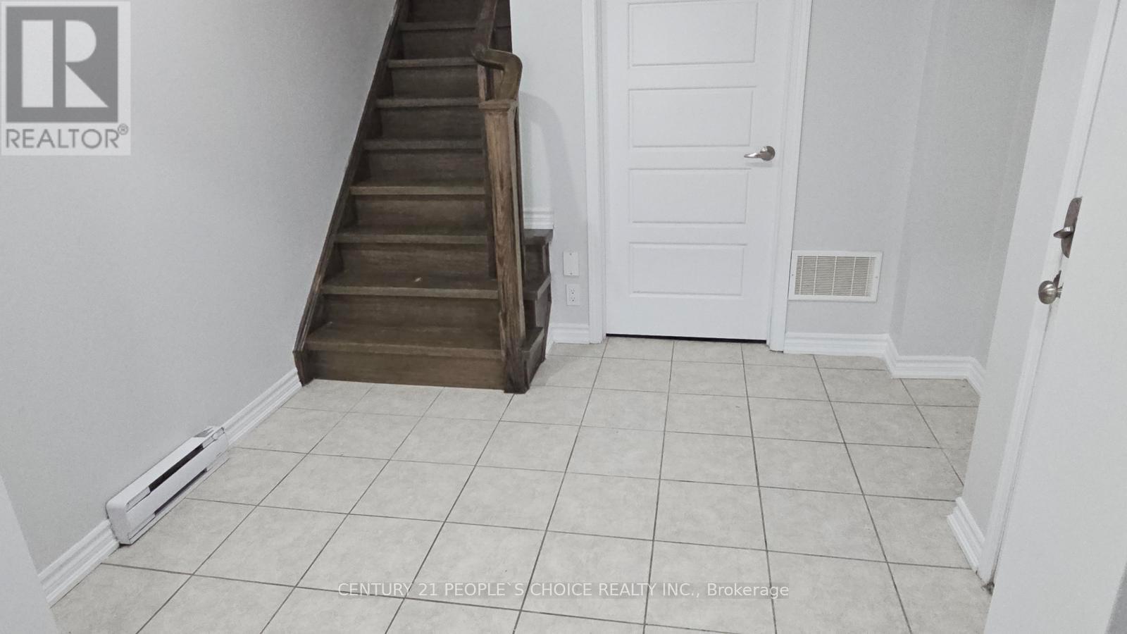 111 Glenvista Drive, Kitchener, Ontario  N2R 0E3 - Photo 5 - X12584044