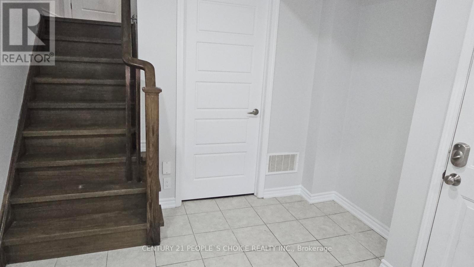 111 Glenvista Drive, Kitchener, Ontario  N2R 0E3 - Photo 6 - X12584044