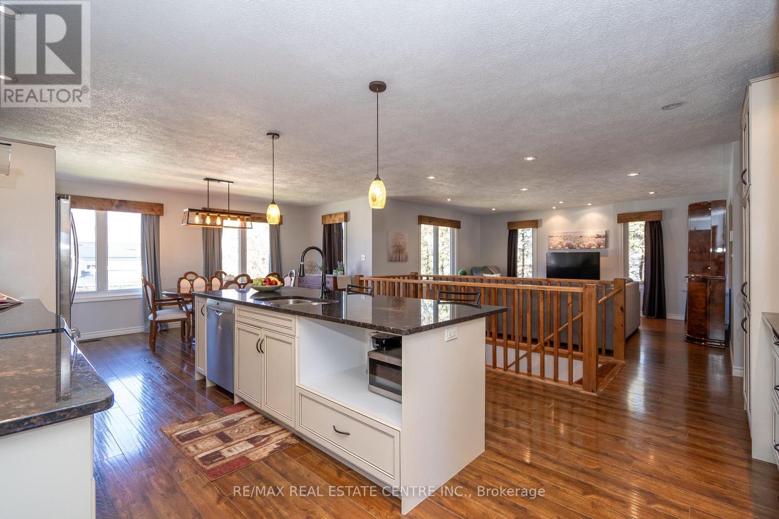 A - 405 Minnie Street, North Huron, Ontario  N0G 2W0 - Photo 3 - X12584052