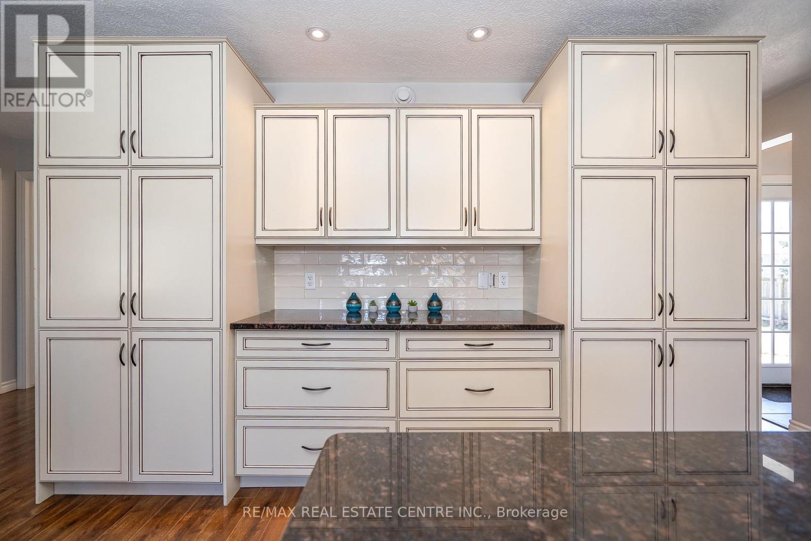 A - 405 Minnie Street, North Huron, Ontario  N0G 2W0 - Photo 8 - X12584052