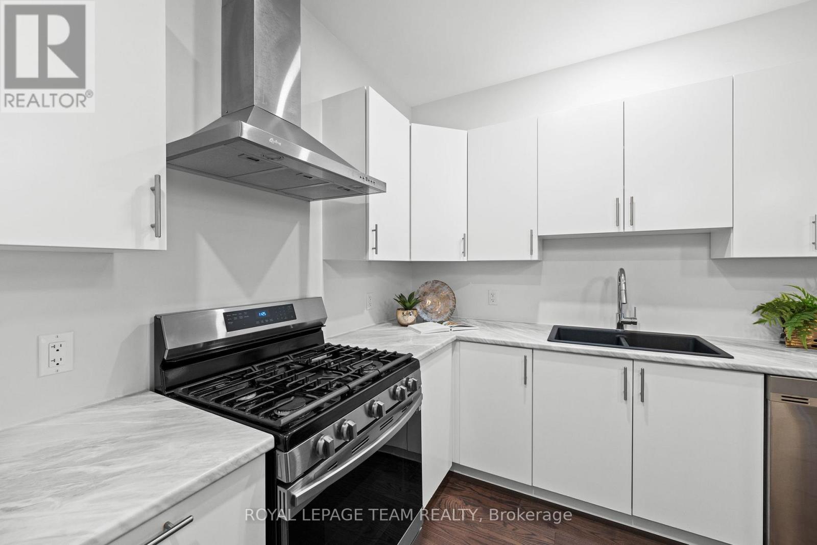 454 Arora Crescent, North Dundas, Ontario  K0C 2K0 - Photo 12 - X12584058