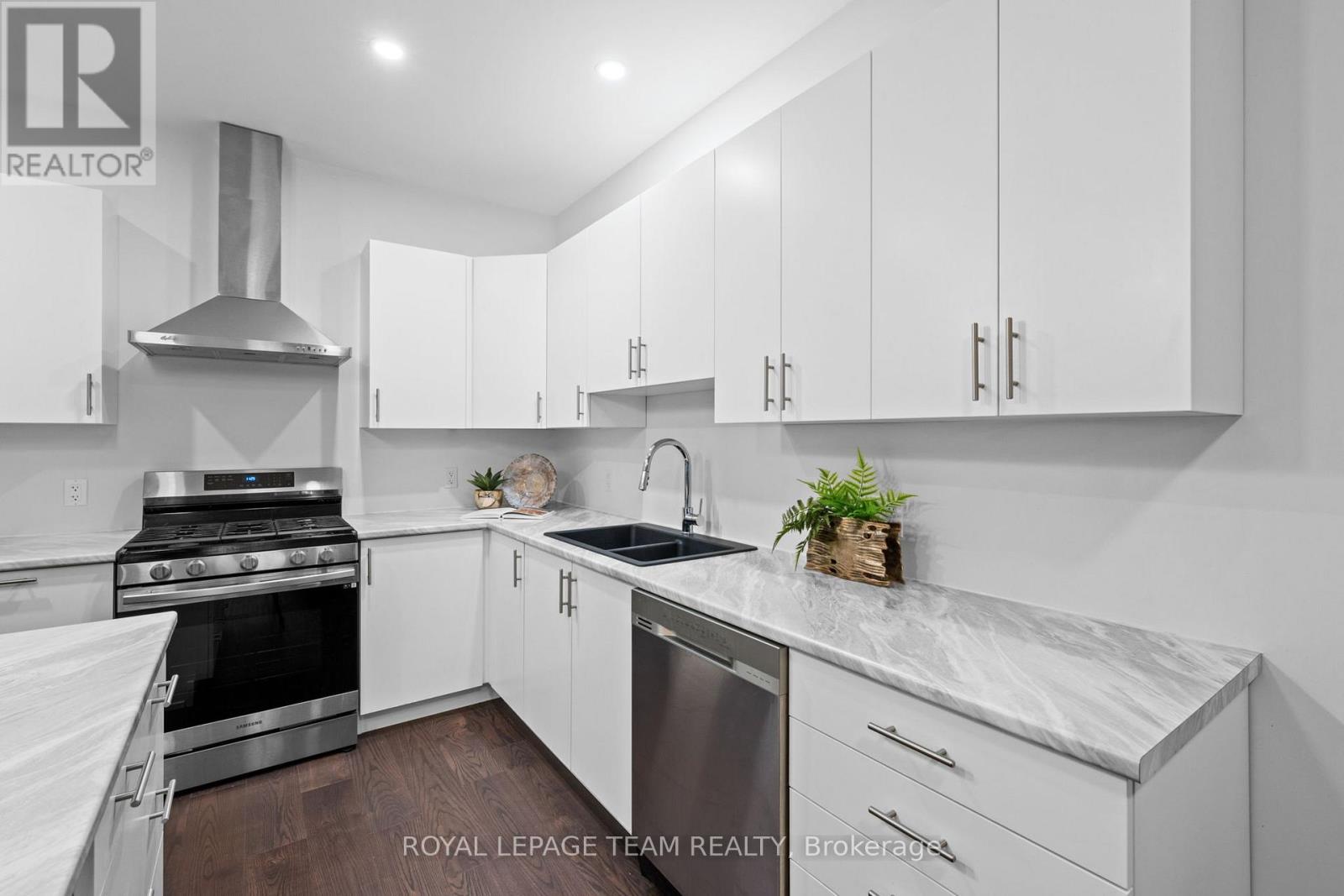 454 Arora Crescent, North Dundas, Ontario  K0C 2K0 - Photo 14 - X12584058