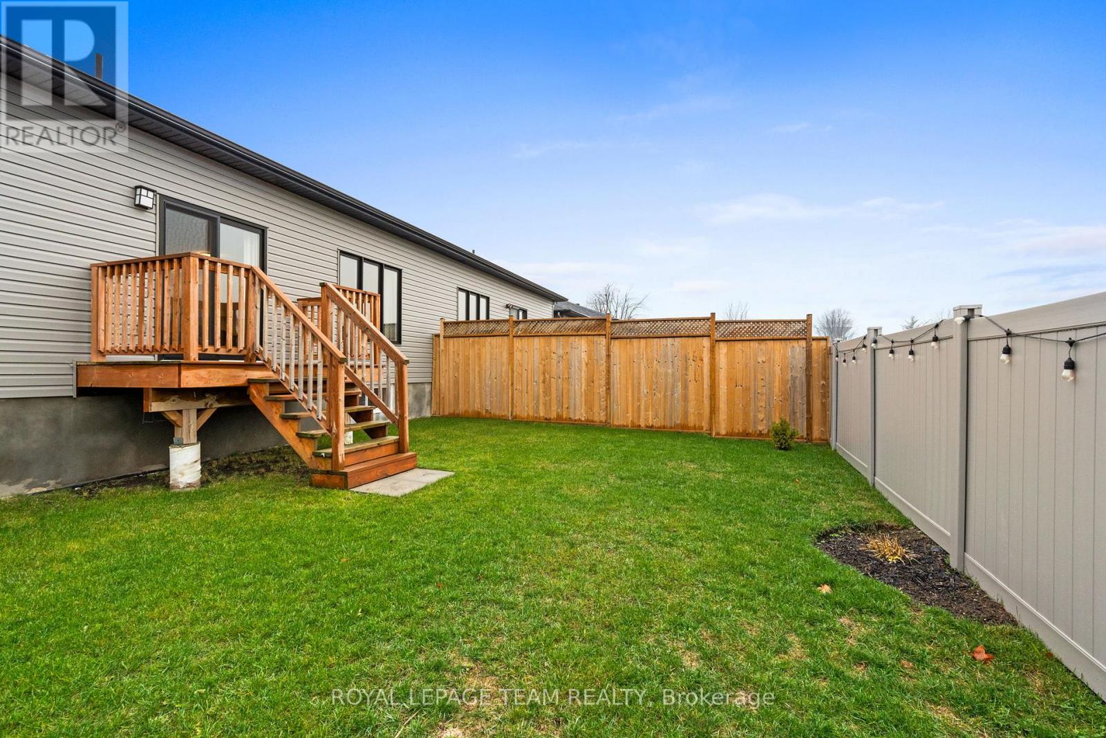 454 Arora Crescent, North Dundas, Ontario  K0C 2K0 - Photo 31 - X12584058