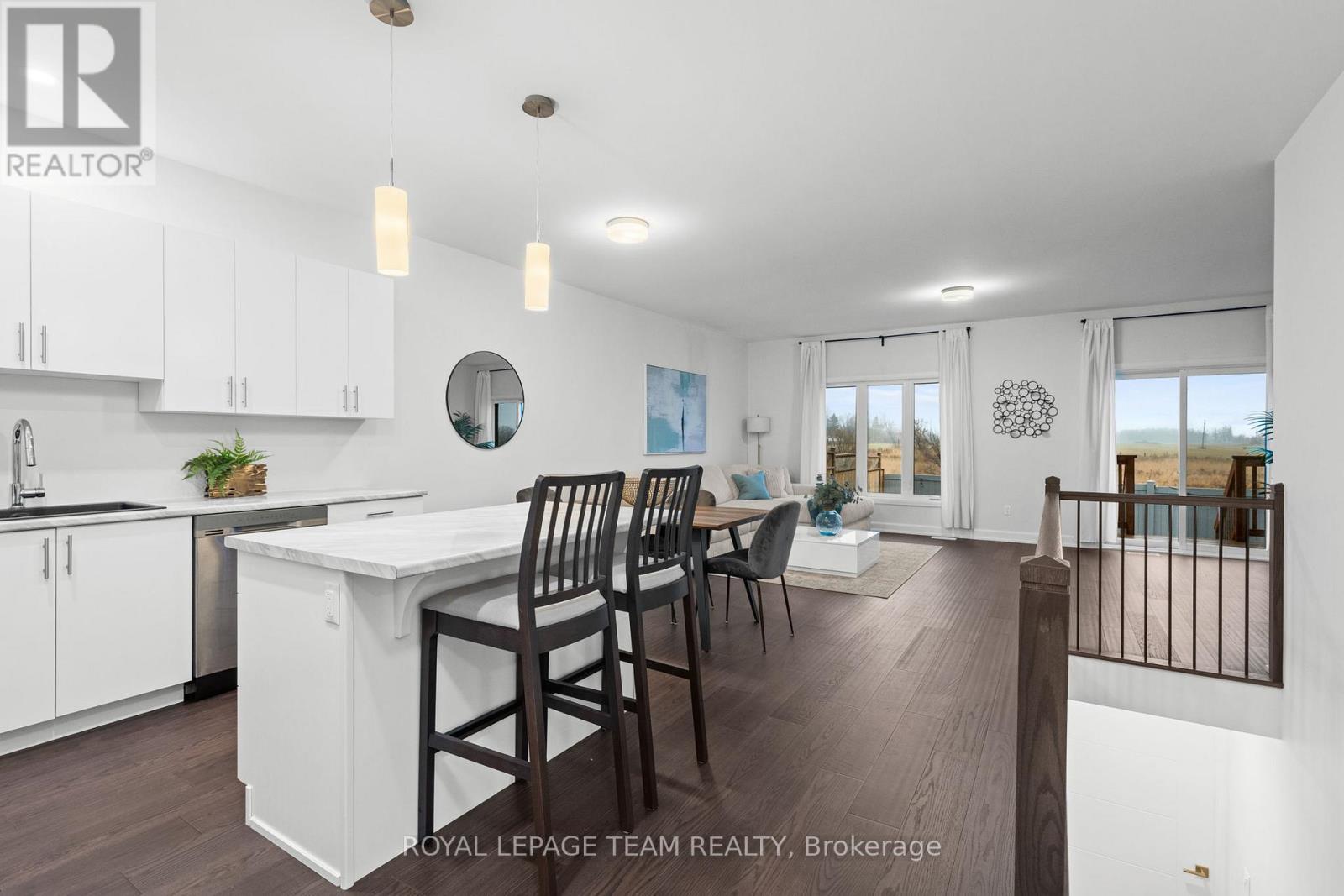 454 Arora Crescent, North Dundas, Ontario  K0C 2K0 - Photo 8 - X12584058