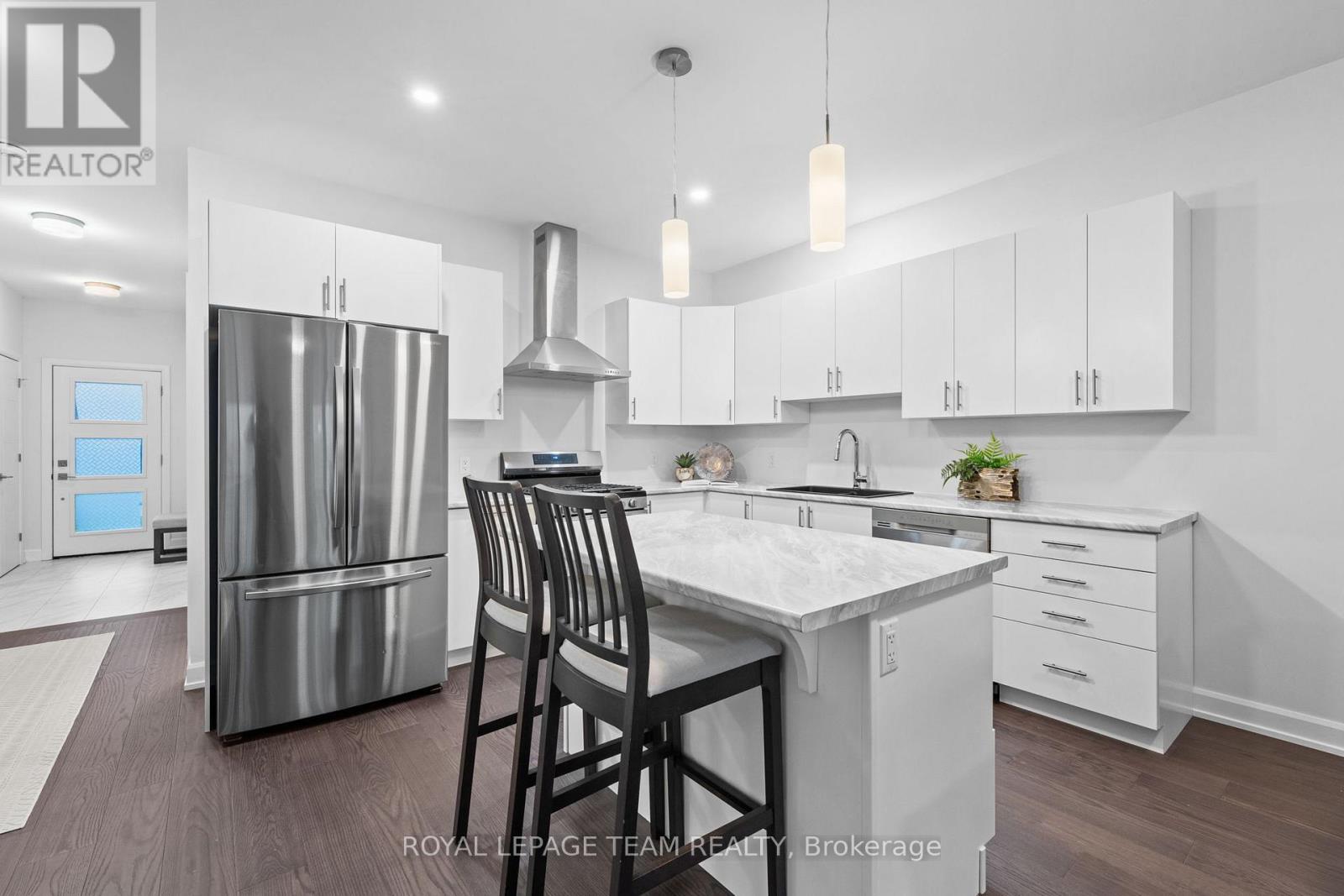 454 Arora Crescent, North Dundas, Ontario  K0C 2K0 - Photo 9 - X12584058