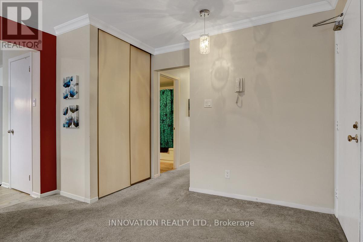 B - 216 Equestrian Drive, Ottawa, Ontario  K2M 1E2 - Photo 5 - X12584062