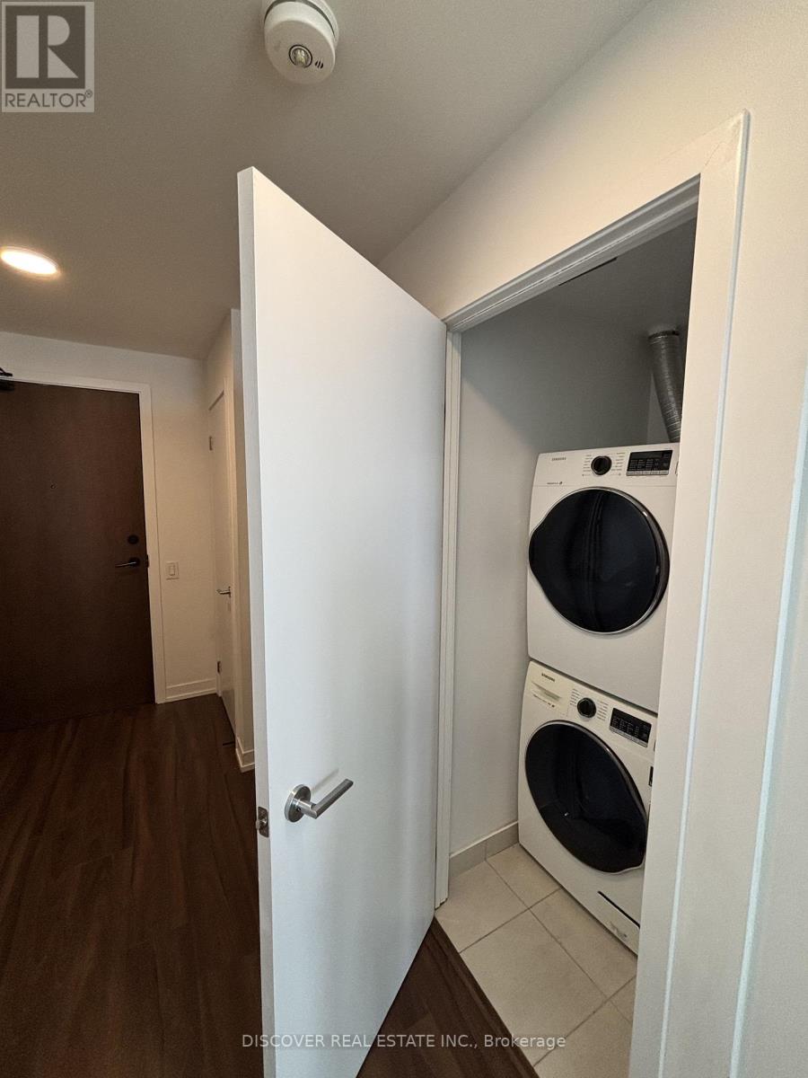 3704 - 4065 Confederation Parkway, Mississauga, Ontario  L5B 0L4 - Photo 7 - W12584042