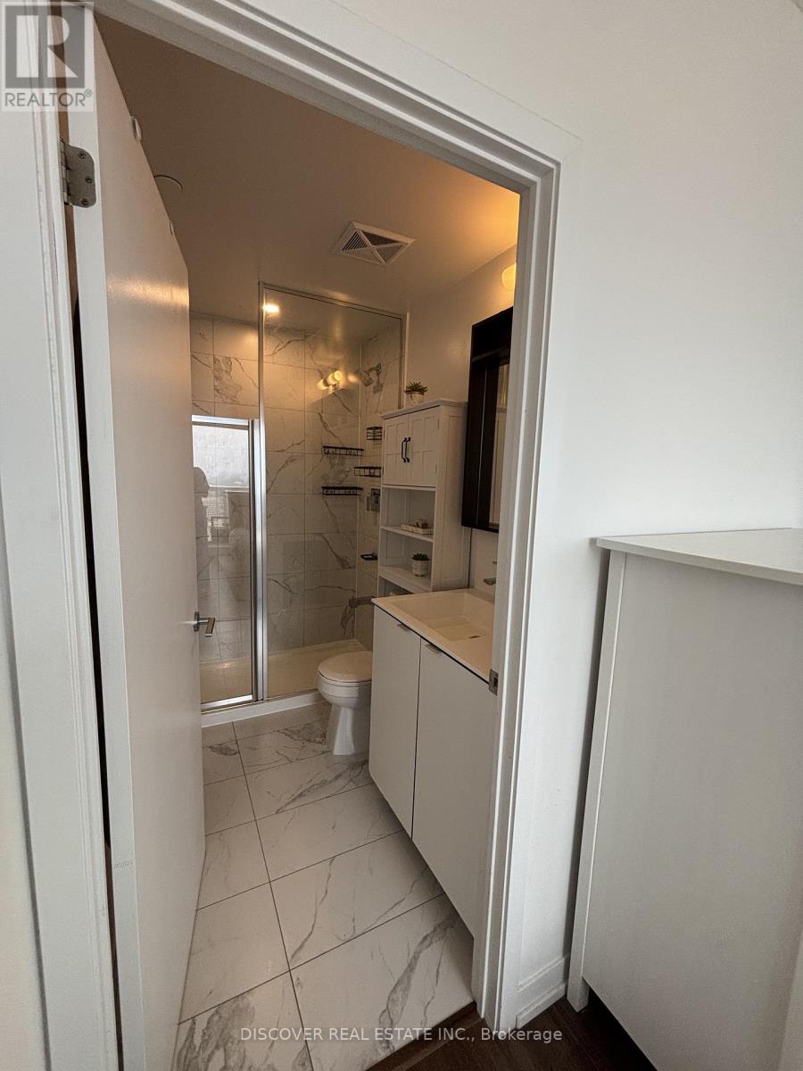 3704 - 4065 Confederation Parkway, Mississauga, Ontario  L5B 0L4 - Photo 17 - W12584042